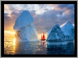 Góry lodowe, Żaglówka, Wschód słońca, Chmury, Grenlandia, Dania