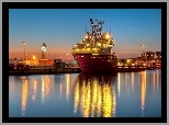 Morze, Port, Statek handlowy