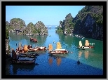 Halong Bay, Zatoka, Stateczki, Skały