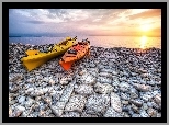 Kajaki, Kamienie, Jezioro