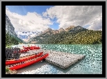 Kanada, Prowincja Alberta, Park Narodowy Banff, Kajaki, Pomost, Góry, Jezioro Lake Louise