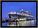 Queen Mary 2, Port