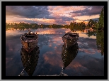 Norwegia, Ringerike, Jezioro, Drzewa, Pomost, Łódki, Chmury
