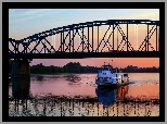 Most, Rzeka, Statek