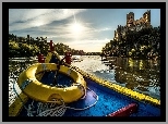 Zamek Almourol, Twierdza, Rzeka Tag, Miejscowość Santarem, Portugalia, Łódka, Koło ratunkowe