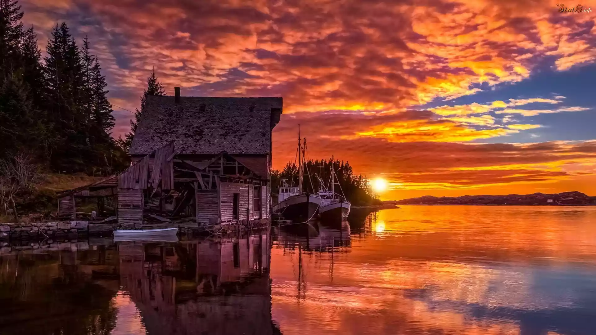 Norwegia, Wyspa Toftøya, Morze Północne, Kutry, Łodzie, Zachód słońca, Dom
