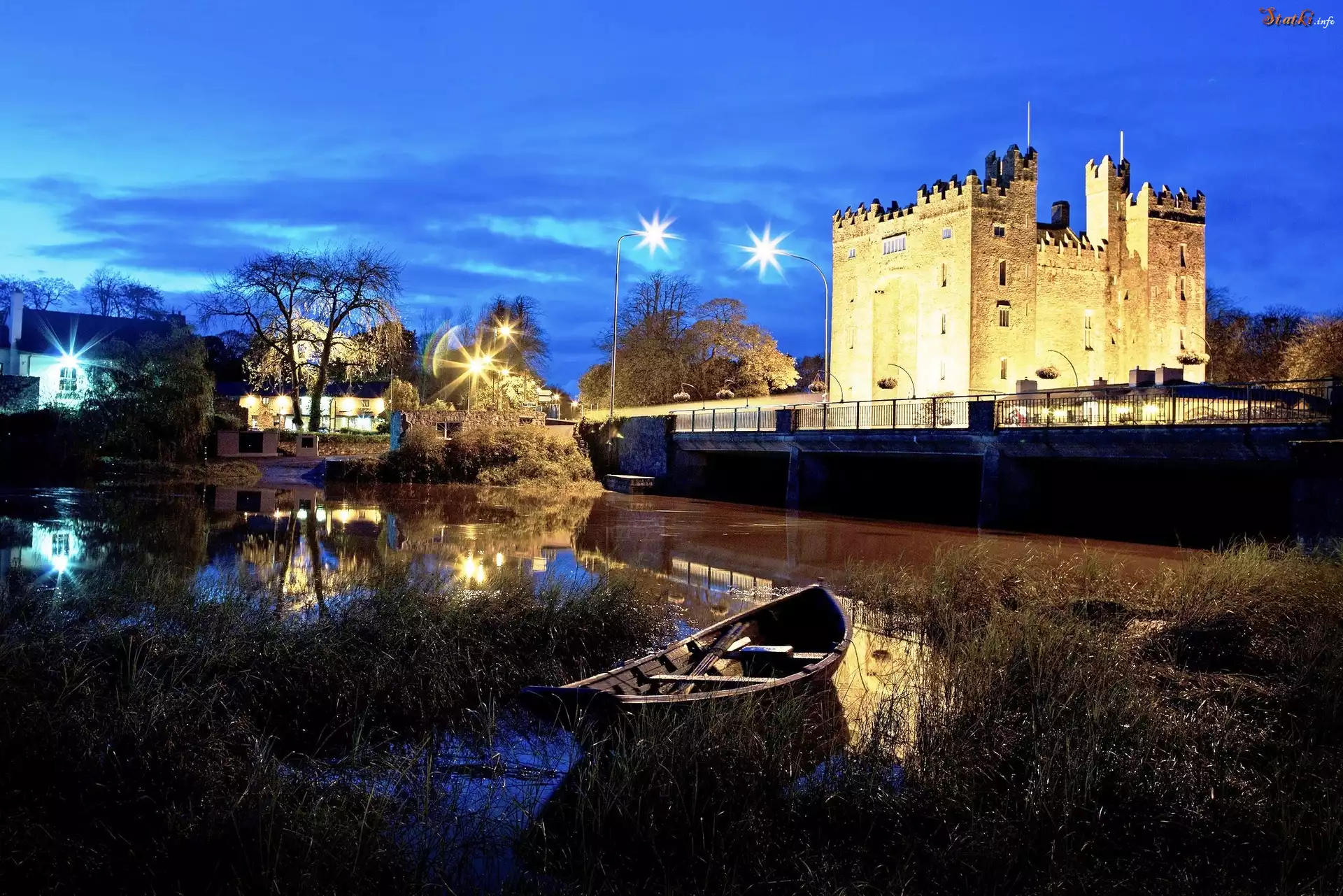 Zamek Bunratty, Hrabstwo Clare, Irlandia, Łódka, Rzeka Shannon